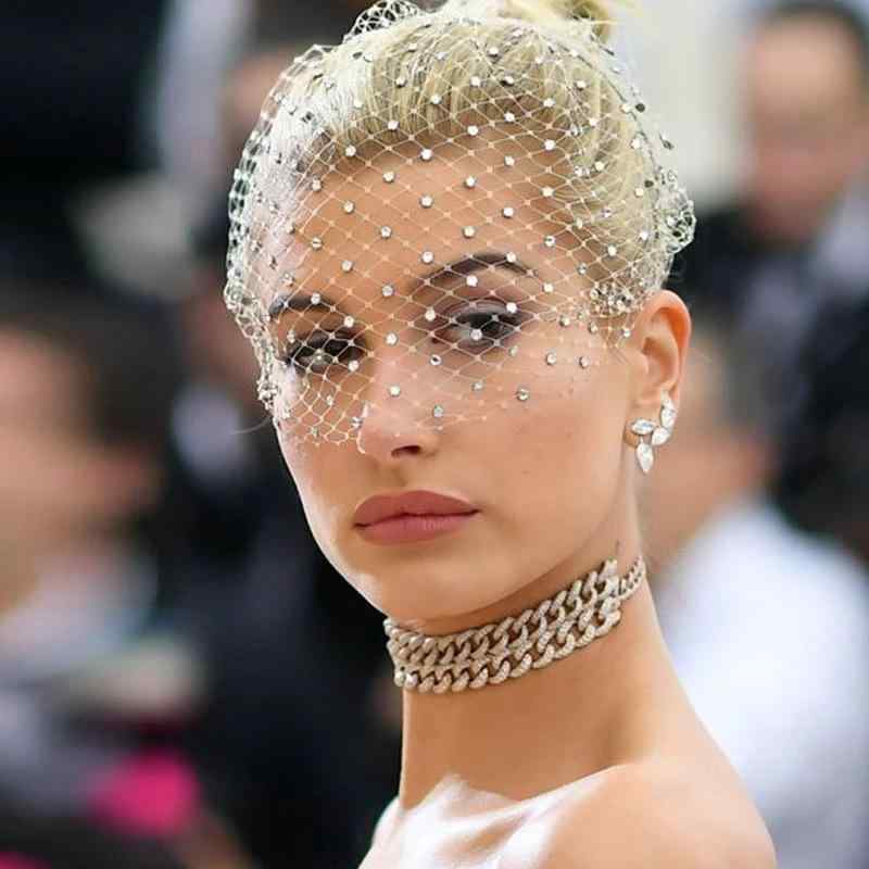 ・カテゴリ: ヘッドドレス・スタイル: 欧米風・主な素材: メッシュ・カラー展開: ブラック、ホワイト