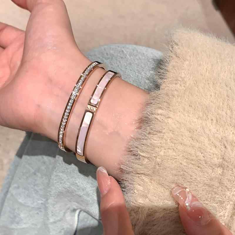 ブレスレット レディース サージカルステンレス シェル ジルコニア 金属アレルギー対応 18Kコーティング 細め ゴールド シルバー キラキラ 重ね付け 上品
