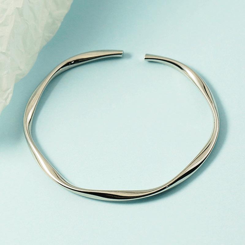 ブレスレット レディース モビウス 輪 オープン仕様 シンプル メッキ加工 ファッション アクセサリー