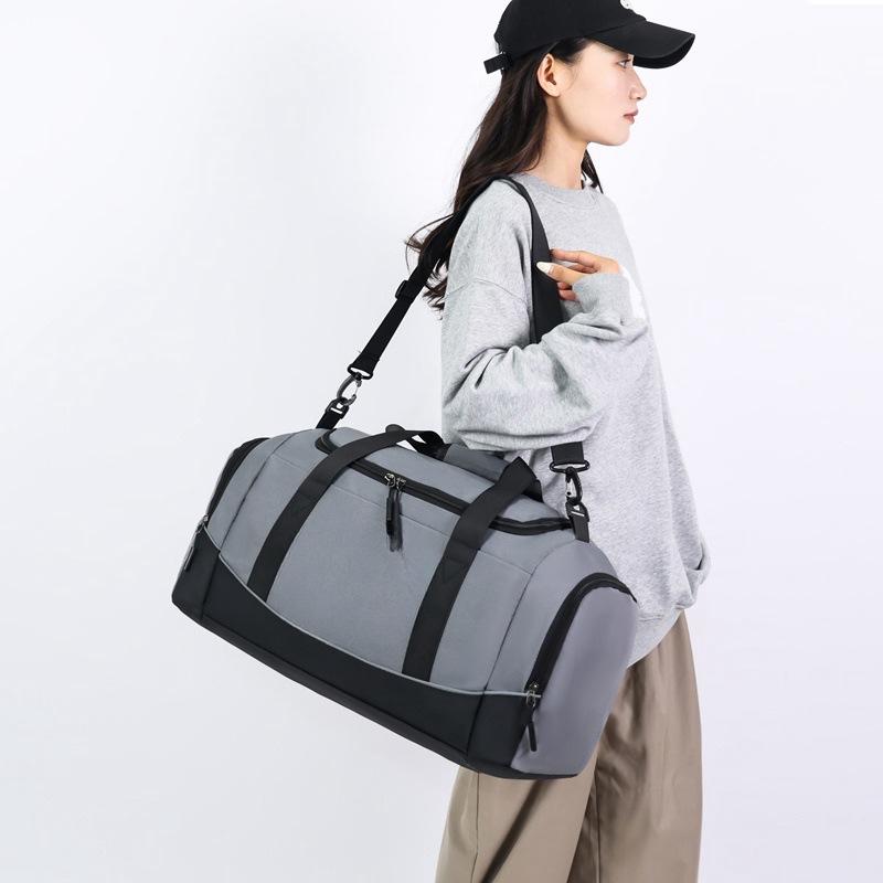 ・容量: 56-75L・主な素材: ナイロン・機能: 負担軽減・対象性別: ユニセックス・裏地素材: ポリエステル・柄: 無地・スタイル: ストリート・カラー展開: カーキ、ブラック、グレー、ダークグリーン、ネイビーブルー・着用シーン: カジュアル旅行