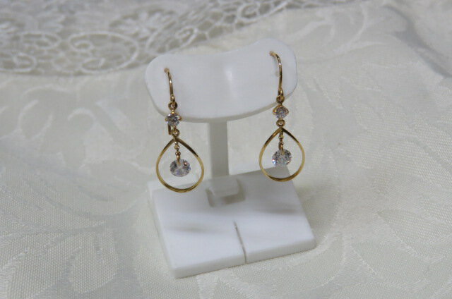 乐天商城 - 即納！プレゼントに今ならラッピングサービス！！おしゃれなピアス　揺れるピアスK18　18金でこのお値段はお値打ち　早いもの勝ち！！！