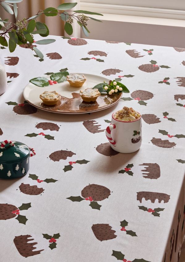 イギリス直輸入　クリスマスプディングテーブルクロス（Lサイズ）英国