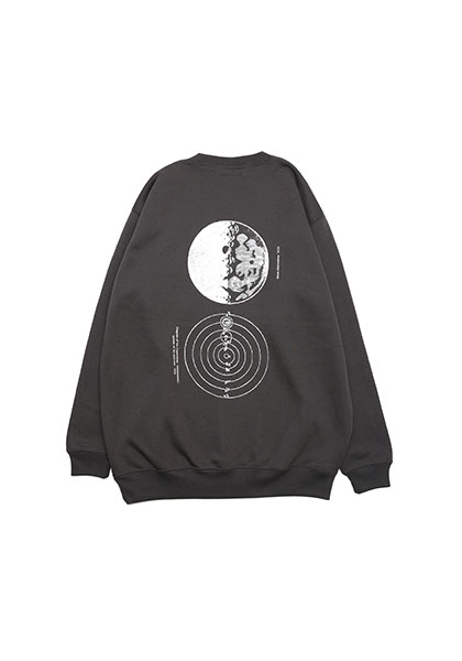 QUOLT クオルト GALILEO SWEAT 10オンス裏起毛生地を使用したクルーネックスウェット。 ほどよい厚みで柔らかな風合いをもち、インナーとしても重宝します。 【素材】 コットン50%ポリエステル50% サイズスペック Mサイズ 着丈70cm 身幅58cm Lサイズ 着丈74cm 身幅62cm モデル着用 Lサイズ 身長164cm 柄の配置のご指定は承っておりませんので、商品の特性としてあらかじめご了承のうえ、ご注文くださいますようお願いいたします。 ※ご利用のモニター環境により、実際の商品と色味が異なって見える場合がございます。あらかじめご了承くださいませ。 ※在庫が完売の際は、メーカーへ在庫状況を確認いたしますので、お気軽にお問い合わせください。 ※佐川急便以外の配送方法は日時指定ができませんので、予めご了承ください