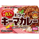 【商品説明】 フルーツの甘みとコクが特徴の甘口。 材料は挽き肉・玉ねぎ・トマトだけ、調理時間10分で出来る香り豊かで濃厚な味わいのドライキーマカレーです。辛みのスパイスを使用せず、5種のフルーツの甘みとコクが楽しめます。 【原材料】 小麦粉（国内製造）、食塩、食用油脂（パーム油・なたね油混合油脂、なたね油）、でん粉、カレー粉、砂糖、シナモン、ビーフブイヨン、ナツメッグ、フライドガーリックパウダー、酵母エキス、フルーツパウダー、クローブ、カルダモン、クミン、ジンジャー、フェネグリーク、セージ、梅加工品（デキストリン、梅肉ペースト、梅酢）、たん白加水分解物（ゼラチン）、スターアニス、ミルクパウダー／調味料（アミノ酸等）、カラメル色素、リン酸Ca、乳化剤、酸味料、甘味料（スクラロース、アセスルファムK）、香辛料抽出物、香料、（一部に小麦・乳成分・牛肉・大豆・鶏肉・豚肉・りんご・ゼラチンを含む） 【栄養成分表】 1皿分(ルウ11.2g)あたり　エネルギー43kcal、たんぱく質0.8g、脂質2.3g、(飽和脂肪酸)1.4g、炭水化物5.3g、(糖質)4.4g、(食物繊維) 0.9g、食塩相当量2.2g 【アレルギー】 小麦、乳成分、牛肉、大豆、鶏肉、豚肉、りんご、ゼラチン