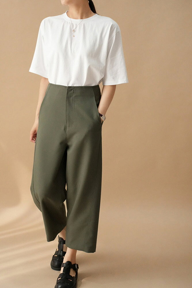 快適インナー&雑貨 CoCoColorsのキッズ 子供服 こども服 子ども服 トップス Tシャツ カットソー 半袖 クルーネック 丸首 無地 シンプル ベーシック カジュアル ゆったり 大きめ オーバーサイズ 男の子 女の子 男女兼用 ユニセックス 春 夏 保育園 通園 通学 インナー デイリー おしゃれ かわいい お出かけ｜アングル2