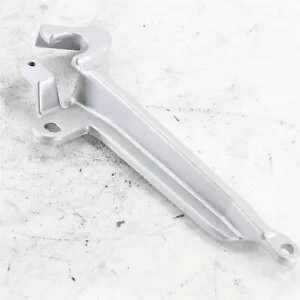 1999-2004 トライアンフ スプリント RS ST OEM リアリフティング ハンドル シート ロック マウント T2080627 1999-2004 Triumph Sprint RS ST OEM Rear Lifting Handle Seat Lock Mount T2080627