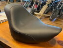 Saddlemen レネゲード ゲル ソロ シート 2006-2017 ハーレーダビッドソン ソフテイル ファットボーイに適合 Saddlemen Renegade Gel Solo Seat fits 2006-2017 Harley Davidson Softail Fat Boy