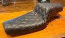 Saddlemen ステップアップ格子ステッチゲルシート 1977-2003 ハーレースポーツスターモデル用 Saddlemen Step Up Lattice Stitch Gel Seat for 1977-2003 Harley Sportster Models