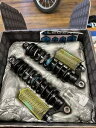 Legend ブラック Revo ARC 標準 13 インチ ピギーバック リアショック 1999-2017 ハーレー ダイナ Legend Black Revo ARC Standard 13" Piggyback Rear Shocks 1999-2017 Harley Dyna