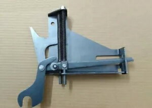 リフトアーム ラム シリンダー ブラケット アセンブリ マッセイ ファーガソン 1035 DI 新型 P-3 Lift Arm Ram Cylinder Bracket Assembly Massey Ferguson 1035 DI New Model P-3