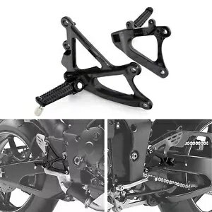 ブラックフロントフットレストフットペグブラケットヤマハ YZF-R1 YZFR1 2009-2014 13 に適合 Black Front Footrest Foot Pegs Bracket Fit For Yamaha YZF-R1 YZFR1 2009-2014 13