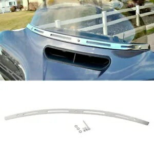 ハーレーツーリングバガーバットウィング2014-UP用クロームメタルスロットフロントガラストリム Chrome Metal Slotted Windshield Trim For Harley Touring Bagger Batwing 2014-UP