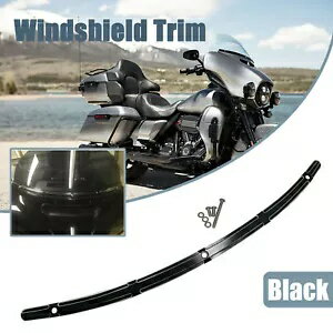 ハーレーストリートグライドスペシャル/CVO FLHXSE 14+用ブラックカットレイズドフロントガラストリム Black Cut Raised Windshield Trim For Harley Street Glide Special /CVO FLHXSE 14+