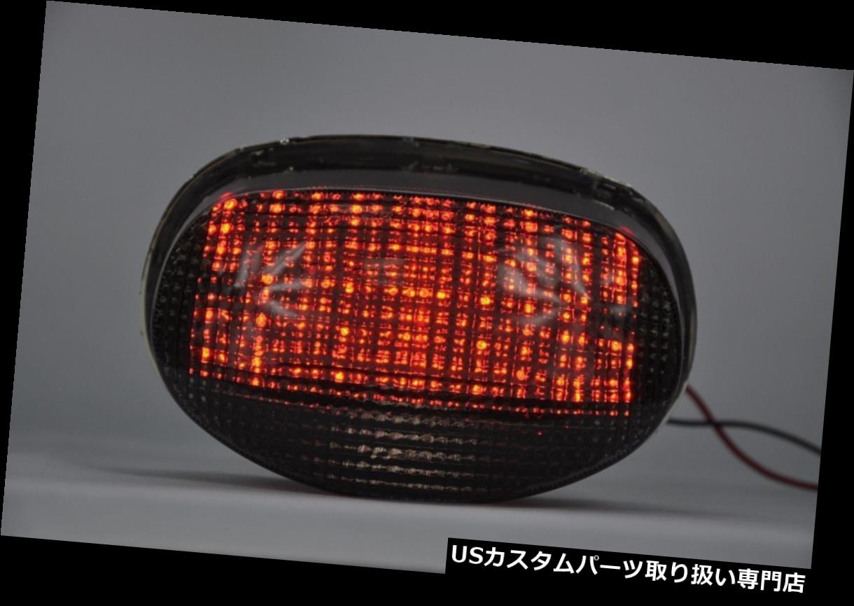 Tail Light LED Clear Integrated Turn Signal Triumph 99-04 Speed Triple, SprintカテゴリUSテールライト状態新品発送詳細送料一律 1000円（※北海道、沖縄、離島は省く）商品詳細輸入商品の為、英語表記となります。 Condition: New Brand: Topzone Surface Finish: Clear Manufacturer Part Number: TZT-090-INT Warranty: Yes Placement on Vehicle: Rear UPC: 092624096996※以下の注意事項をご理解頂いた上で、ご入札下さい※■海外輸入品の為、NC,NRでお願い致します。■フィッテングや車検対応の有無については、基本的に画像と説明文よりお客様の方にてご判断をお願いしております。■USパーツは国内の純正パーツを取り外した後、接続コネクタが必ずしも一致するとは限らず、加工が必要な場合もございます。■輸入品につき、商品に小傷やスレなどがある場合がございます。■大型商品に関しましては、配送会社の規定により個人宅への配送が困難な場合がございます。その場合は、会社や倉庫、最寄りの営業所での受け取りをお願いする場合がございます。■大型商品に関しましては、輸入消費税が課税される場合もございます。その場合はお客様側で輸入業者へ輸入消費税のお支払いのご負担をお願いする場合がございます。■取付並びにサポートは行なっておりません。また作業時間や難易度は個々の技量に左右されますのでお答え出来かねます。■取扱い説明書などは基本的に同封されておりません。■商品説明文中に英語にて”保障”に関する記載があっても適応はされませんので、ご理解ください。■商品の発送前に事前に念入りな検品を行っておりますが、運送状況による破損等がある場合がございますので、商品到着次第、速やかに商品の確認をお願いします。■到着より7日以内のみ保証対象とします。ただし、取り付け後は、保証対象外となります。■商品の配送方法や日時の指定頂けません。■お届けまでには、2〜3週間程頂いております。ただし、通関処理や天候次第で多少遅れが発生する場合もあります。■商品落札後のお客様のご都合によるキャンセルはお断りしておりますが、落札金額の30％の手数料をいただいた場合のみお受けする場合があります。■他にもUSパーツを多数出品させて頂いておりますので、ご覧頂けたらと思います。■USパーツの輸入代行も行っておりますので、ショップに掲載されていない商品でもお探しする事が可能です!!お気軽にお問い合わせ下さい。&nbsp;