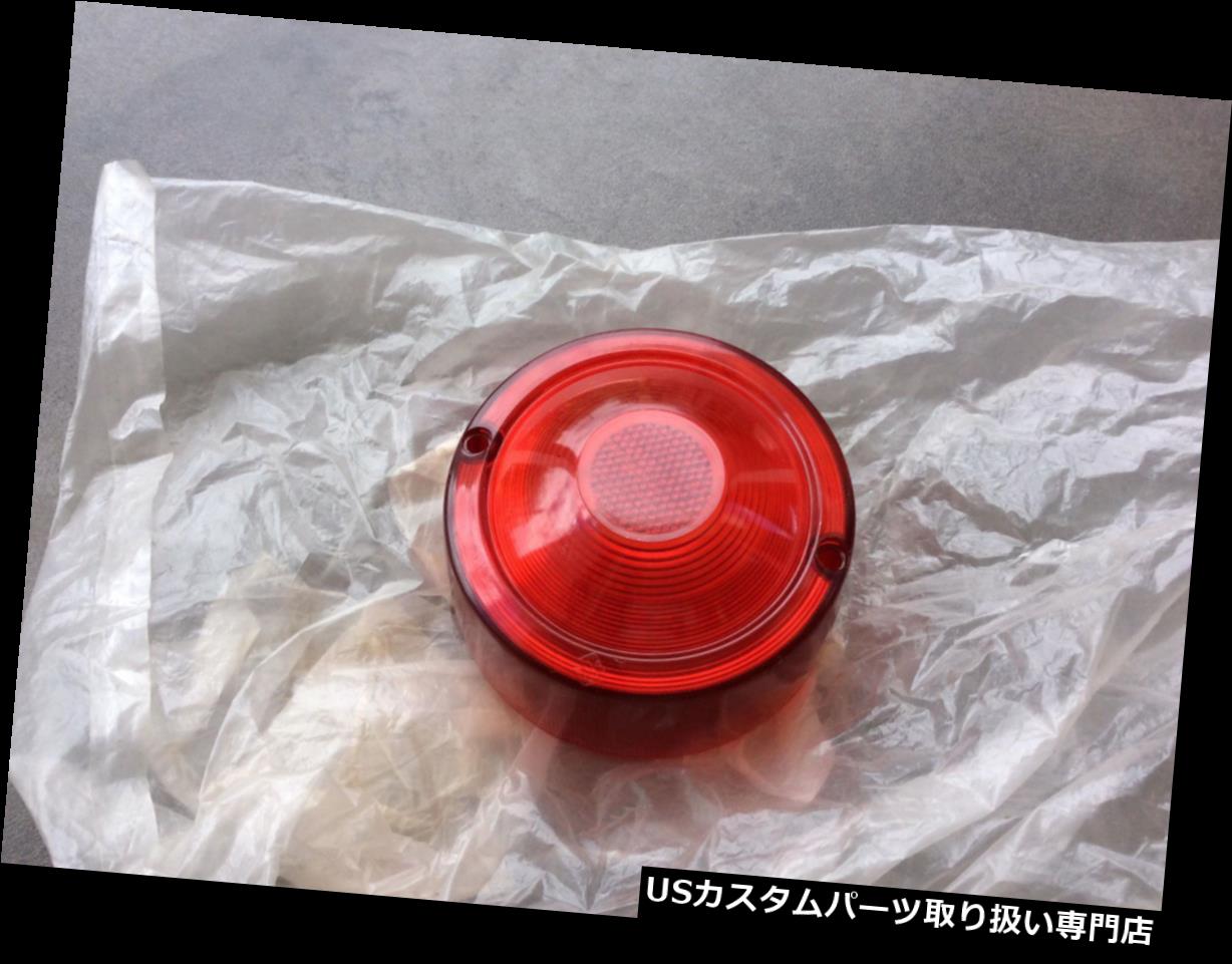 SUZUKI TS90 TS100 TS125 TC100 A100 GT125 TAIL LIGHT LENS NEW 35712-27310カテゴリUSテールライト状態新品メーカー車種発送詳細送料一律 1000円（※北海道、沖縄、離島は省く）商品詳細輸入商品の為、英語表記となります。 Condition: New Country/Region of Manufacture: Thailand Placement on Vehicle: Rear Manufacturer Part Number: 35712-27310 Brand: SUZUKI UPC: Does not apply※以下の注意事項をご理解頂いた上で、ご入札下さい※■海外輸入品の為、NC,NRでお願い致します。■フィッテングや車検対応の有無については、基本的に画像と説明文よりお客様の方にてご判断をお願いしております。■USパーツは国内の純正パーツを取り外した後、接続コネクタが必ずしも一致するとは限らず、加工が必要な場合もございます。■輸入品につき、商品に小傷やスレなどがある場合がございます。■大型商品に関しましては、配送会社の規定により個人宅への配送が困難な場合がございます。その場合は、会社や倉庫、最寄りの営業所での受け取りをお願いする場合がございます。■大型商品に関しましては、輸入消費税が課税される場合もございます。その場合はお客様側で輸入業者へ輸入消費税のお支払いのご負担をお願いする場合がございます。■取付並びにサポートは行なっておりません。また作業時間や難易度は個々の技量に左右されますのでお答え出来かねます。■取扱い説明書などは基本的に同封されておりません。■商品説明文中に英語にて”保障”に関する記載があっても適応はされませんので、ご理解ください。■商品の発送前に事前に念入りな検品を行っておりますが、運送状況による破損等がある場合がございますので、商品到着次第、速やかに商品の確認をお願いします。■到着より7日以内のみ保証対象とします。ただし、取り付け後は、保証対象外となります。■商品の配送方法や日時の指定頂けません。■お届けまでには、2〜3週間程頂いております。ただし、通関処理や天候次第で多少遅れが発生する場合もあります。■商品落札後のお客様のご都合によるキャンセルはお断りしておりますが、落札金額の30％の手数料をいただいた場合のみお受けする場合があります。■他にもUSパーツを多数出品させて頂いておりますので、ご覧頂けたらと思います。■USパーツの輸入代行も行っておりますので、ショップに掲載されていない商品でもお探しする事が可能です!!お気軽にお問い合わせ下さい。&nbsp;