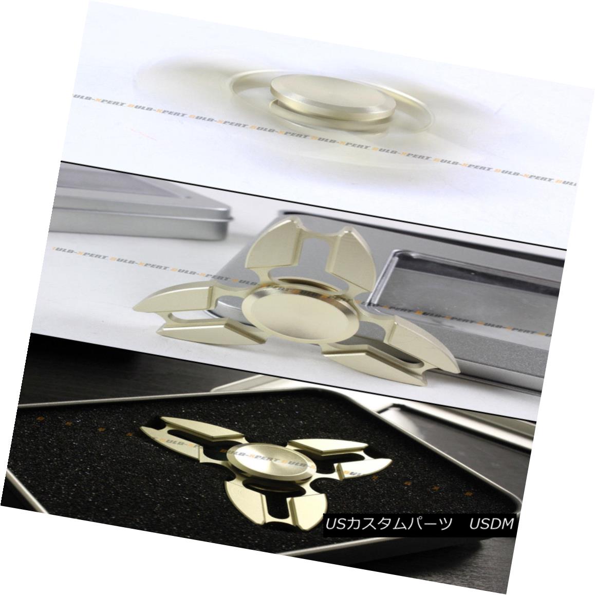 エアロパーツ Tri Fidget Hand Spinner Triangle Torqbar Brass Finger Toy Focus ADHD Autism Gold トライFidgetハンドスピントライアングルTorqbar真ちゅうの指の玩具フォーカスADHD自閉症ゴールド