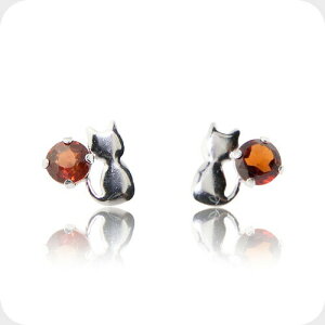 ピアス 猫 ねこ ガーネット ホワイトゴールド ピアス 1月 誕生石 10金 K10レディース 女性 誕生日 プレゼント ギフト コンビニ受取対応商品