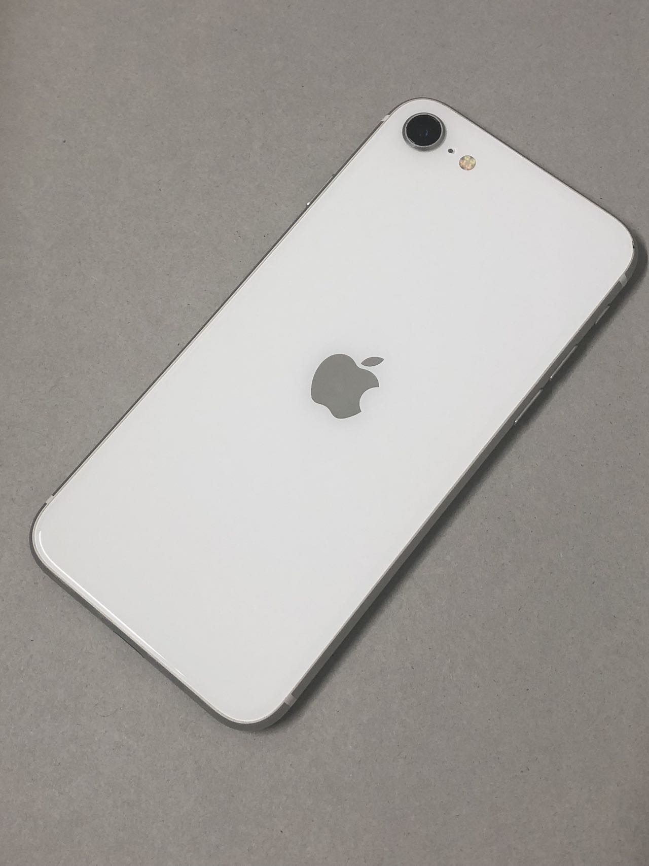 楽天市場】iphone se2 本体 ホワイトの通販