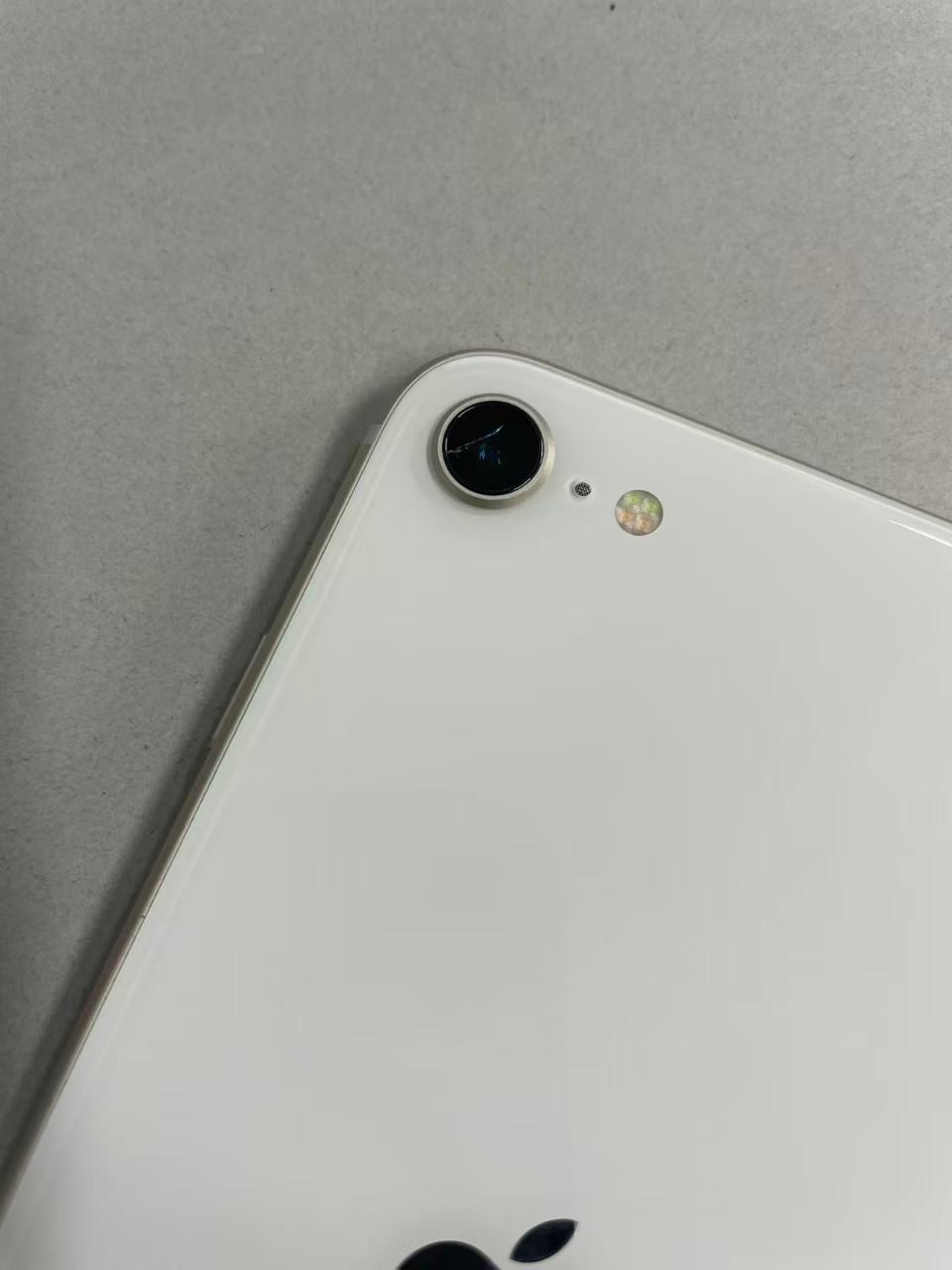 セイモバイル★【中古Bランク】バッテリー100% SIMフリー iPhone SE3 64GB スターライト　白ロム - Image 3