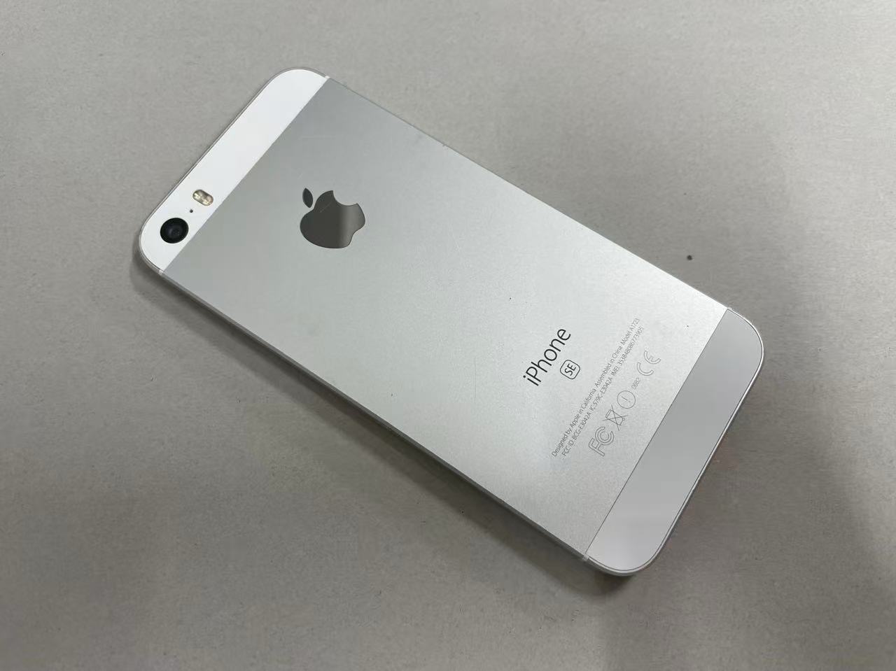 楽天市場】iphonese 第一世代 中古の通販