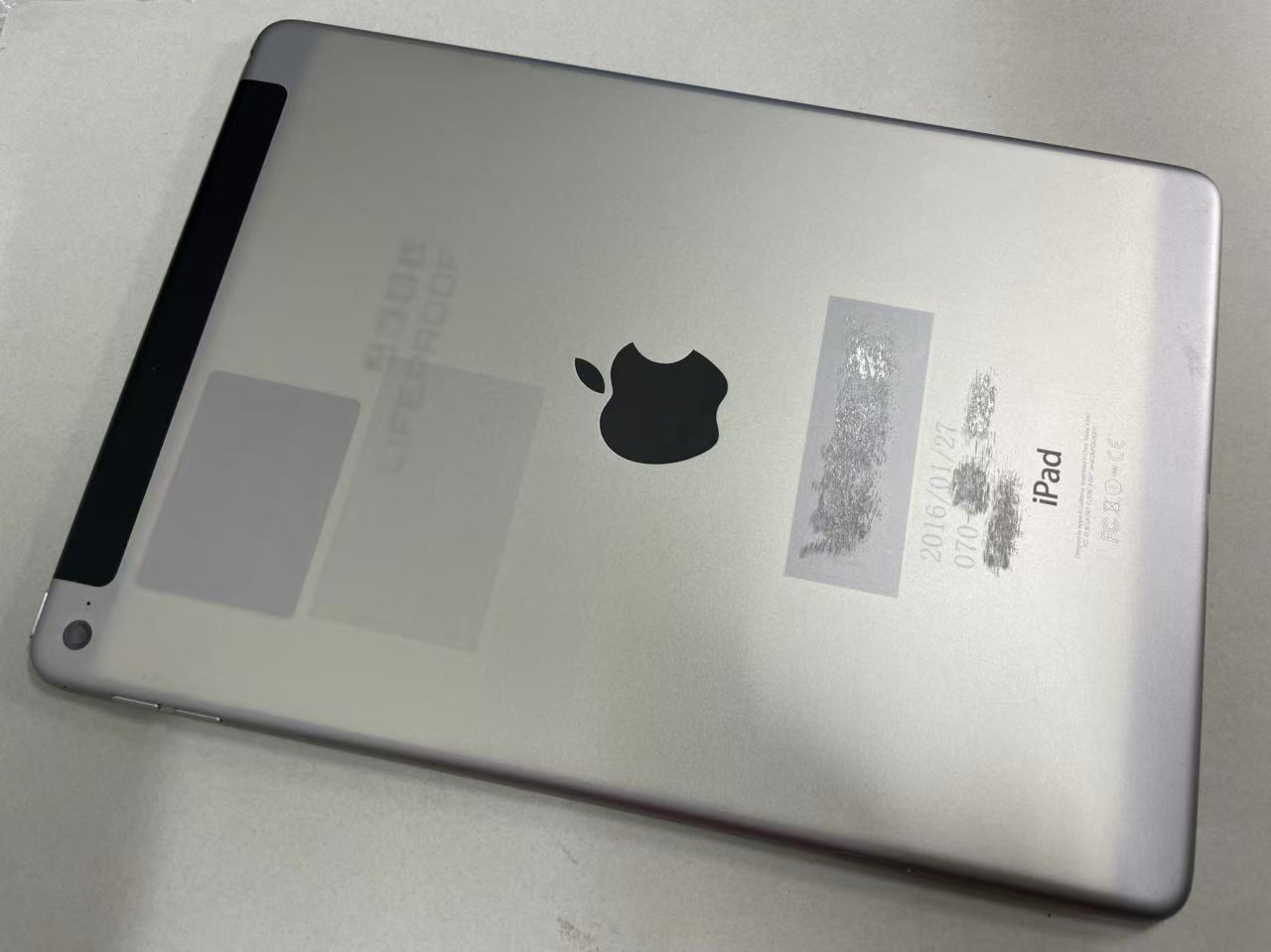 【中古：Bランク】AU iPad Air2 Wi-Fi + Cellularモデル 64GB MGHX2J/A スペースグレイ - Image 2
