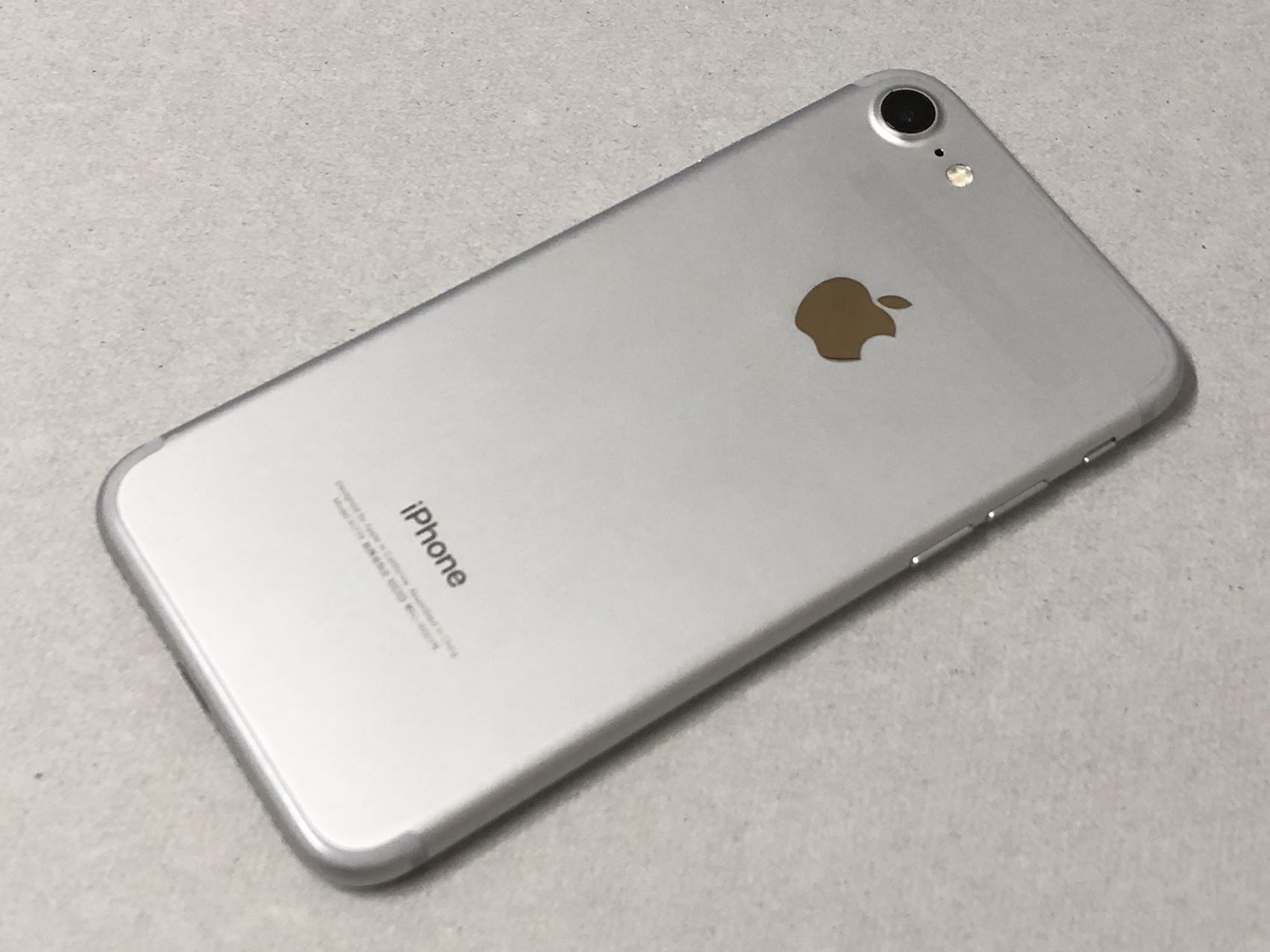セイモバイル★【中古Aランク】 SIMフリー iPhone7 128GB シルバー - Image 2