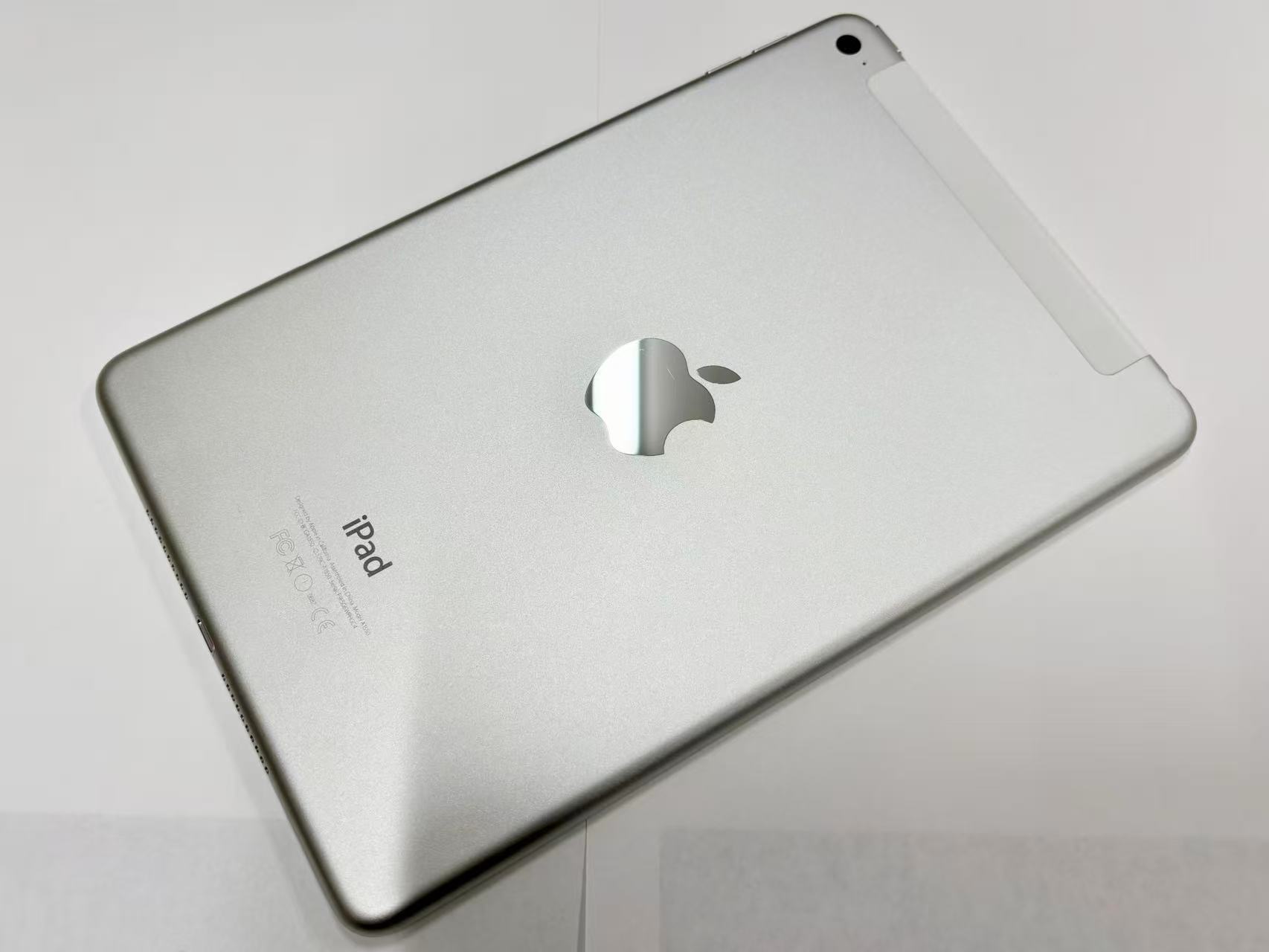 セイモバイル★【中古：Aランク】SIMフリー iPad mini4 Wi-Fi+Cellularモデル 32GB MNWF2J/A [シルバー]