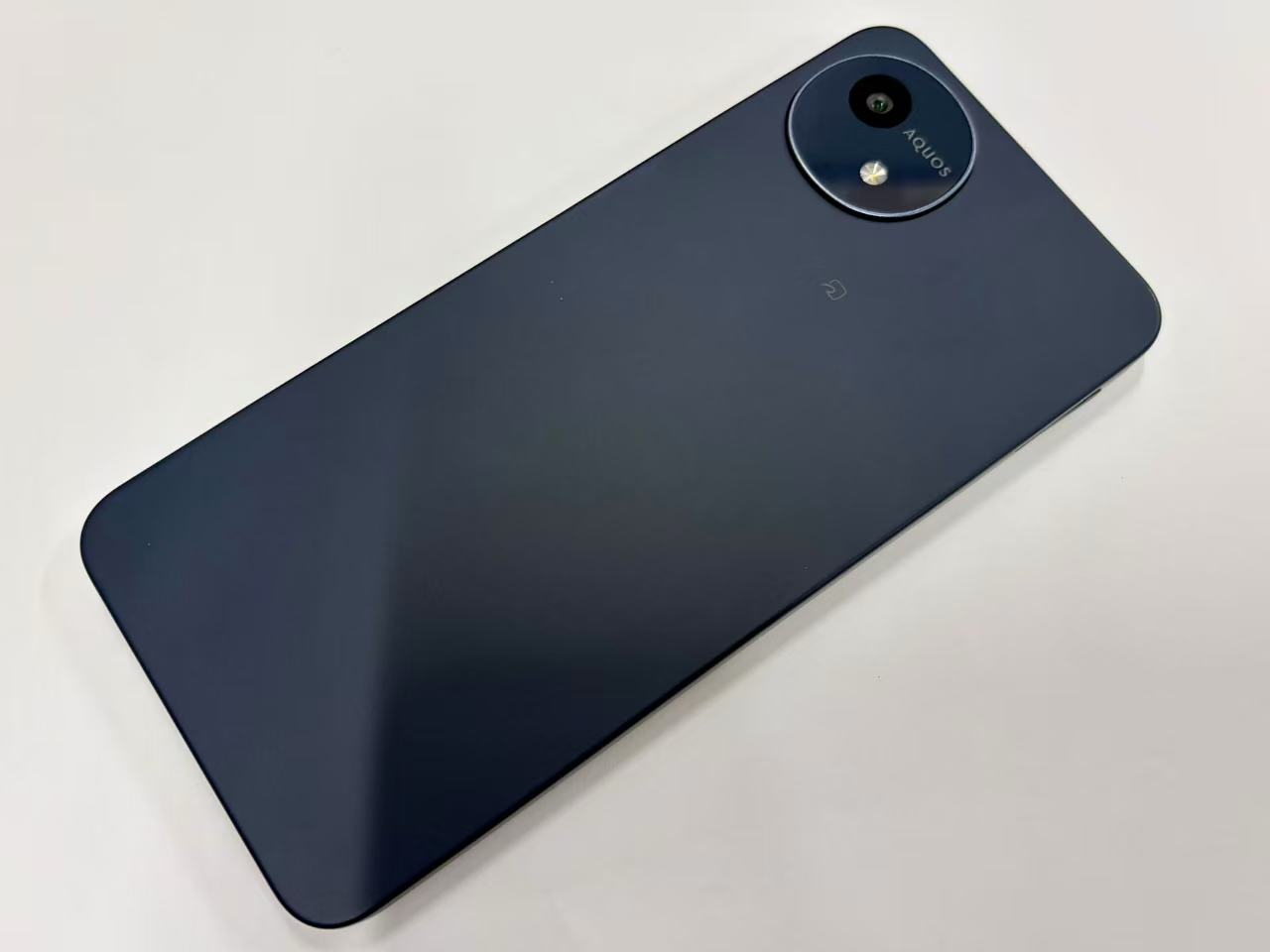 [중고 A 랭크] 도코모 버전 SIM 프리 AQUOS wish4 SH-52E 블랙