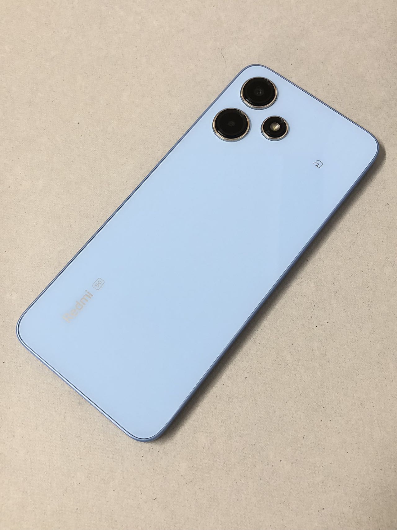 Rakuten - セイモバイル★【中古Aランク】SIMフリー AU Redmi 12 5G XIG03スカイブルー 白ロム
