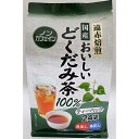 ※ご注意ください！！ご注文いただいてからのお取り寄せとなります。 ●商品の改訂により商品のデザイン、パッケージに記載されている内容と異なる場合があります。 【商品の特徴】 希少な国内産どくだみを使用。 遠赤焙煎により飲みやすくおいしく仕上げました。 ノンカフェインなのでどなたでもお飲み頂けます。 ■名称 どくだみ茶 ■原材料名 どくだみ（国産） ■栄養成分表示　100mlあたり エネルギー　　：0kcal たんぱく質　　：0g 脂質　　　　　：0g 炭水化物　　　：0g 食塩相当量　　：0g カフェイン　　：0mg 沸騰水1Lにティーバッグ1袋入れ5分間煮出した抽出液を検査 ■内容量 72g(24袋) ■お召し上がり方 【煮出しの場合】 約1Lの水をやかん等で沸騰させてください。 沸騰したら弱火にしてティーバッグ1袋入れ5分程煮出してください。 冷蔵庫で冷やして飲む場合は粗冷まし後、別の容器に移して冷やしてください。 【水出しの場合】 ポットに約1Lの水を入れてティーバッグを2袋入れます。 冷蔵庫に入れてお好みの濃さになりましたらお飲みください。 【急須使用の場合】 ティーバッグを1袋入れ、熱湯を注ぎ5分〜10分程抽出して注ぎ分けてください。 ティーバッグの数、水の量、抽出時間はお好みで調整してください。 ■賞味期限 パッケージに記載 ■商品区分 健康食品 ■原産国 日本製 ■保存方法 高温多湿は避けて常温で保存してください。 ■ご注意 ※熱湯の取り扱いの際はやけどなど充分にご注意ください。 ※ティーバッグを入れて長時間沸騰させると、どくだみ茶の香りが飛んでしまったりティーバッグが破れてしまうことがありますのでご注意ください。 ※ティーバッグのふちに斑点がある場合がありますが加工時にどくだみ茶が挟み込んだもので異物ではございませんので安心してお飲みください。 ※一度お作りになったお茶はなるべくその日の内にお召し上がりください。 ■販売者 株式会社　玉露園 愛知県名古屋市北区金城4-2-7 052-913-5778 ■広告文責 株式会社富士薬品　0120-51-2289