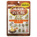 ※期間限定品のため、メーカー在庫によってはお届けできない場合があります。予めご了承ください。 ※配送センター出荷のため代金引換はご利用いただけません。 ※お取り寄せ商品です。在庫状況により発送まで1週間程度かかる場合がございます。 ※商品はゆうパックにて発送いたします。 ※複数の商品をご注文いただいた際、発送元が異なる場合は、別送となります。 ※配送センター出荷のため納品書などは同梱されておりません。 ●商品の改訂により商品のデザイン、パッケージに記載されている内容と異なる場合があります。 【商品の特徴】 天然のバリア成分「プロポリス」、女王蜂のパワーの源「ローヤルゼリー」、のどにやさしい「マヌカハニー」。みつばち由来の3つの守る力を配合した、本格のど飴です。 【名称】 キャンディ 【原材料名】 水飴、砂糖、粉乳、生クリーム、はちみつ、植物油脂、ドロマイト、ハーブエキス、ローヤルゼリー、キキョウエキス、カンゾウ末、プロポリス抽出物含有食品／甘味料（ソルビトール、アセスルファムK、スクラロース）、香料、乳化剤、調味料（アミノ酸）、酸味料、ビタミンC、（一部に卵・乳成分・大豆を含む） 【栄養成分表示】 エネルギー：338kcalたん白質：1.0g脂質：1.4g炭水化物：83.5g食塩相当量：0.2g 【内容量】 90g×72個 【賞味期限】 別途商品ラベルに記載 【保存方法】 直射日光・高温多湿を避け、保存してください。 【製造販売元】 味覚糖株式会社〒639-1031　奈良県大和郡山市今国府町137-5お客様相談センター　0120-653-910月〜金（祝日を除く）9：00〜17：00 【広告文責】 株式会社富士薬品 0120-51-2289