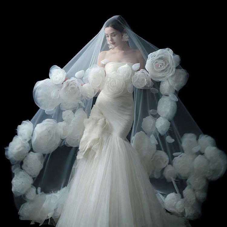 ウェディング ヘッドピース ロングベール バラ花 モチーフ 浪漫 新婦用 結婚式 アクセサリー ヘアアクセサリー スタジオ撮影 旅行撮影 対応 デザイン 花飾り スタイル