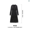 小さな花柄の連衣裙、木耳付きの衿、バブル袖のチュール裙、女性向けの春の新作。