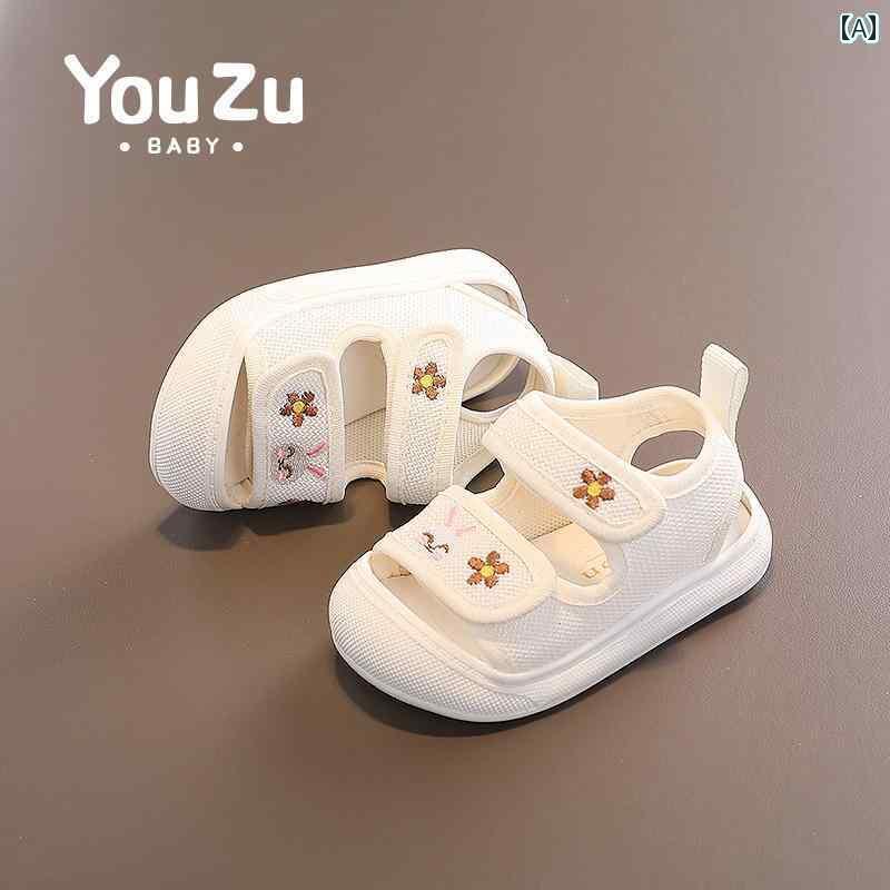 ベビー　シューズ　かわいい ベビー サンダル 刺繍入り ソフト ソール 滑り止め つま先 閉じ 通気性 夏..