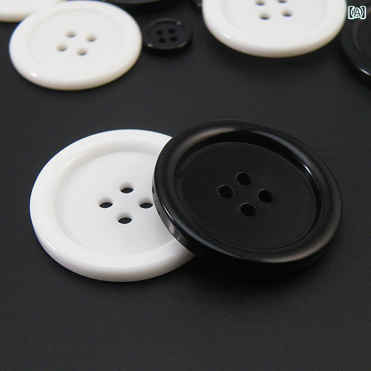 ボタン　ラウンド　アクセサリー 白 四つ目 樹脂 丸 シェフ 看護 師 医者 作業着 カジュアル パンツ ボ..
