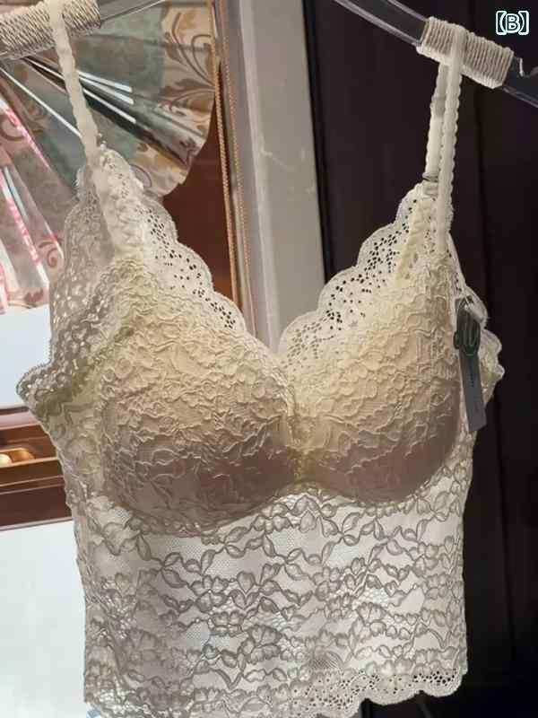 インナー　レース　キャミソール ネットの フレンチスは 外でも 中でも 着用 でき 魅惑的 スリム 胸 パッド レース サスペンダー 付き