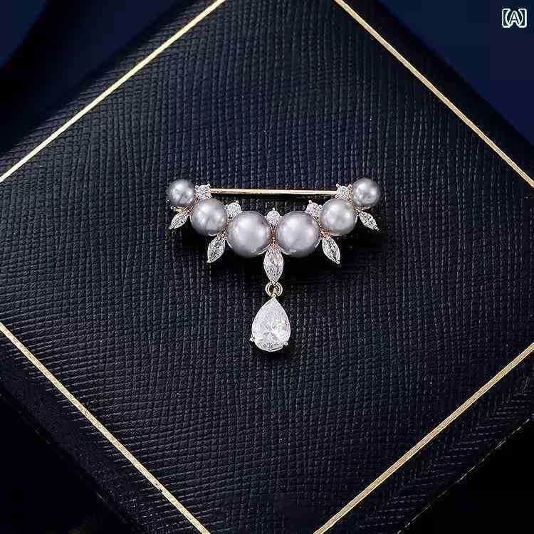 アクセサリー　パール　ジュエリー パール 水滴 ブローチ 高級 女性 精巧 タッセル スーツ コサージュ 固定 服 露出 防止 ピン アクセサリー