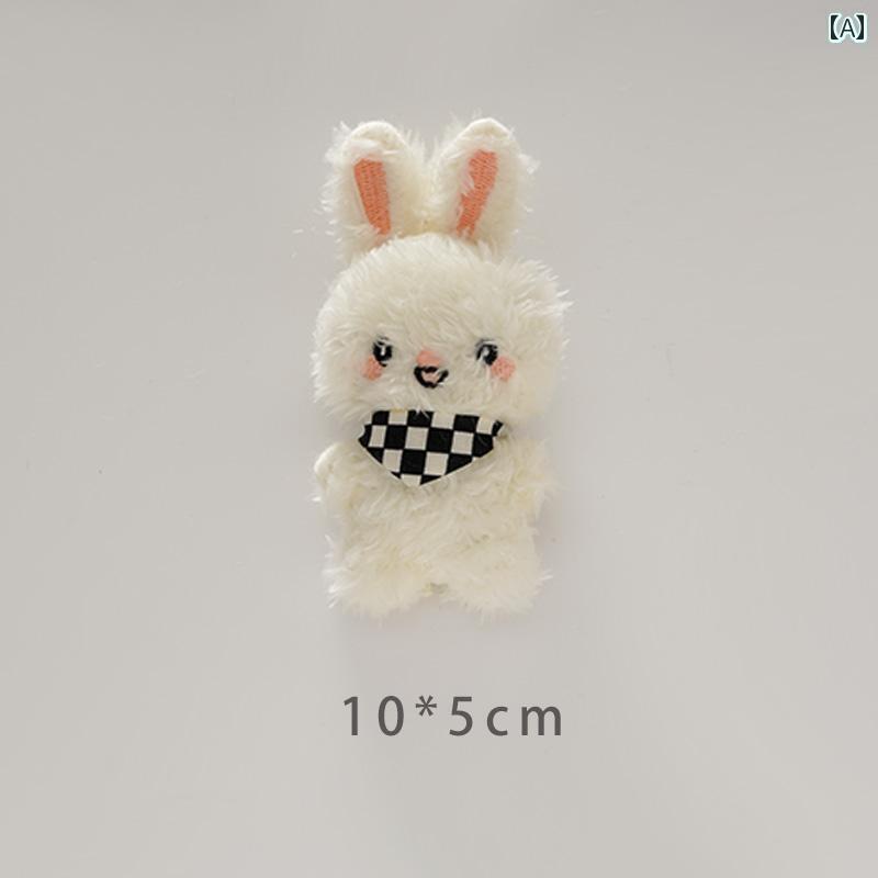 ぬいぐるみ　アクセサリー　かわいい の ぬいぐるみの ピン よだれかけ 全身 クマ ウサギの 人形 バッグ スカーフ ブローチ 装飾 アクセサリー
