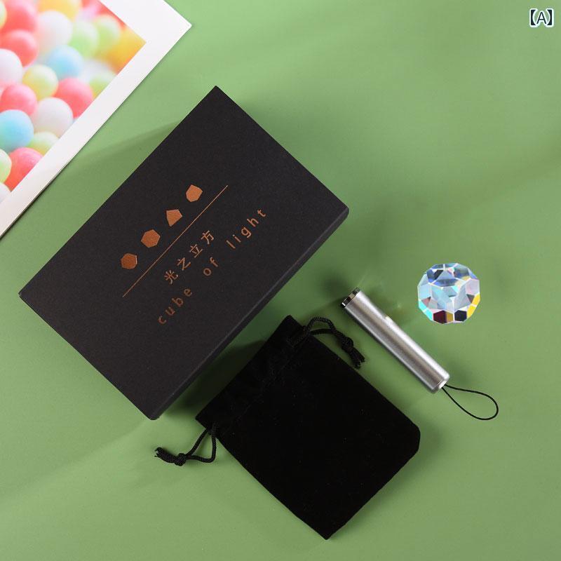 飾り 歴史 サンキャッチャー ライト キューブ カラー プリズム ピラミッド オーロラ キャビン 多面 体 装飾 シンプル 誕生日 ギフト