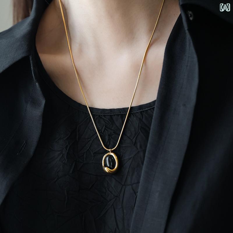ペンダント ネックレス アクセサリー 色褪せにくい オーバル シェル ブラック アゲート ペンダント ロング ネックレス スネイク ボーン セーター チェーン 秋冬 アクセサリー スカート 夏