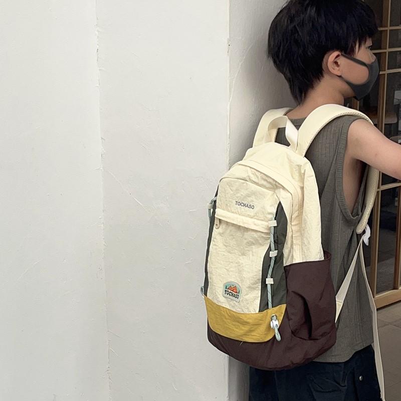 子供用リュック 子供用 カジュアル スクール バッグ超 軽量 コント ラスト カラー 男の子 小学生 リュ..