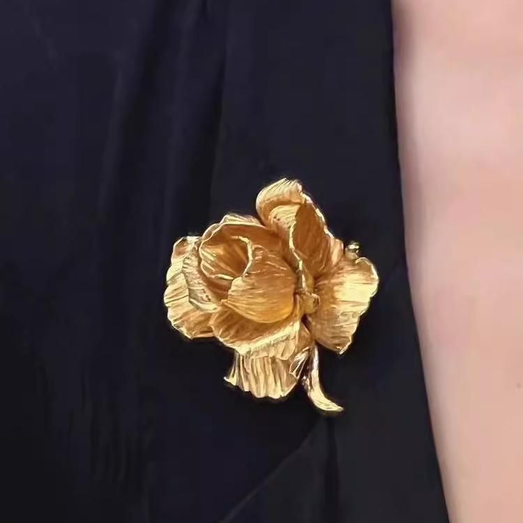 コサージュ アクセサリー ブローチ コサージュ アクセサリー ブローチ 女性の ための 手作りの ブローチ、 ヴィンテージ ゴールドの 立体的な バラ、 高級な...