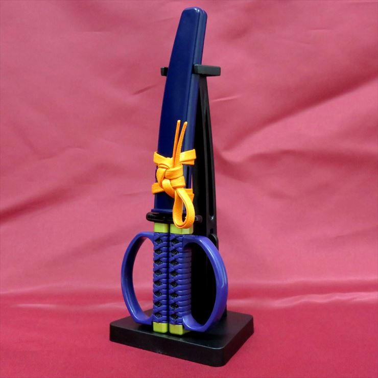 関の刃物 日本刀鋏 紫 鞘付き 掛け台付き インテリアはさみ ニッケン刃物 ステンレス刃物鋼 ABS樹脂ハンドル 日本刀独特の刃紋つきハサミ 実用性切れ味良好 ...