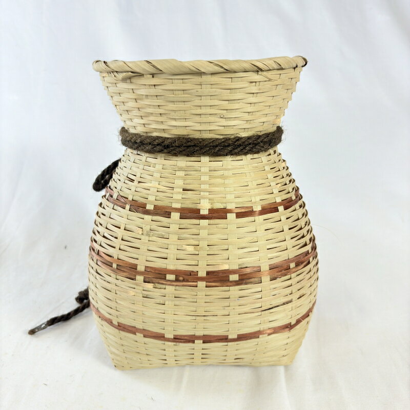 竹製 ビク 線入 50-287 / 魚 魚入れ 魚取り 川魚 海釣り 川釣り うなぎ ウナギ 鰻 胴 腰巻く 釣り具 釣具 ひも付き ロープ 腰ビク 腰びく