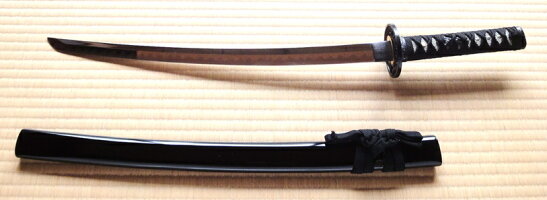 ◆難有り品◆美術刀剣小刀黒鞘黒呂塗り乱れ刃/鎬(しのぎ)プラサメ皮黒紐巻【H】