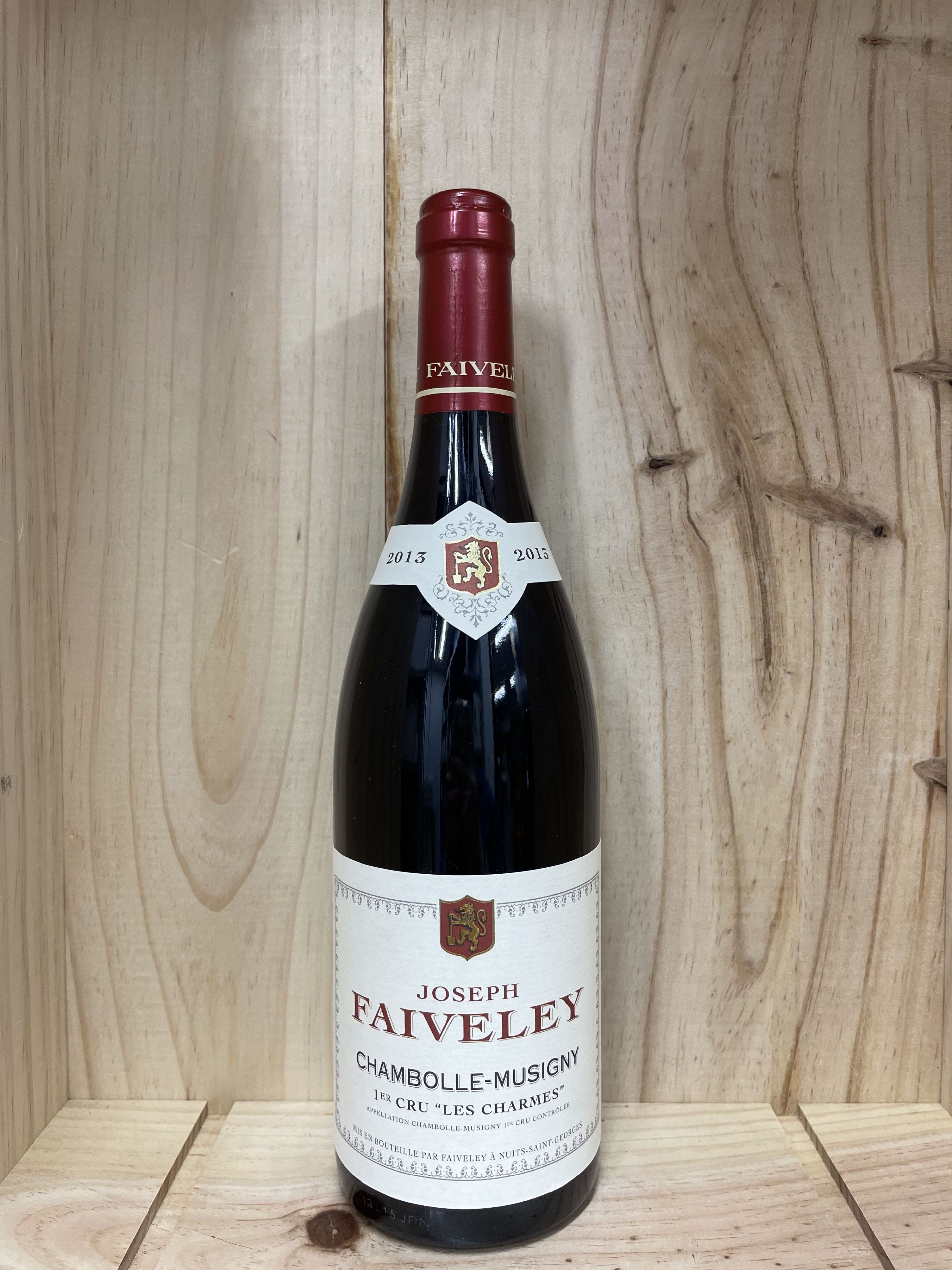 2013 フェヴレ シャンボール ミュジニー レ シャルム Faiveley Chambolle Musigny 1er Cru Les Charmes ★ミュジニーに隣接するプルミエ・クリュ★ 商品情報 &nbsp;商品名称&nbsp; &emsp;フェヴレ Faiveley &thinsp;内容量&thinsp; &emsp;750ML 原材料 &emsp;ブドウ 保存方法 &emsp;ワインセラーでの保管をお勧めいたします。