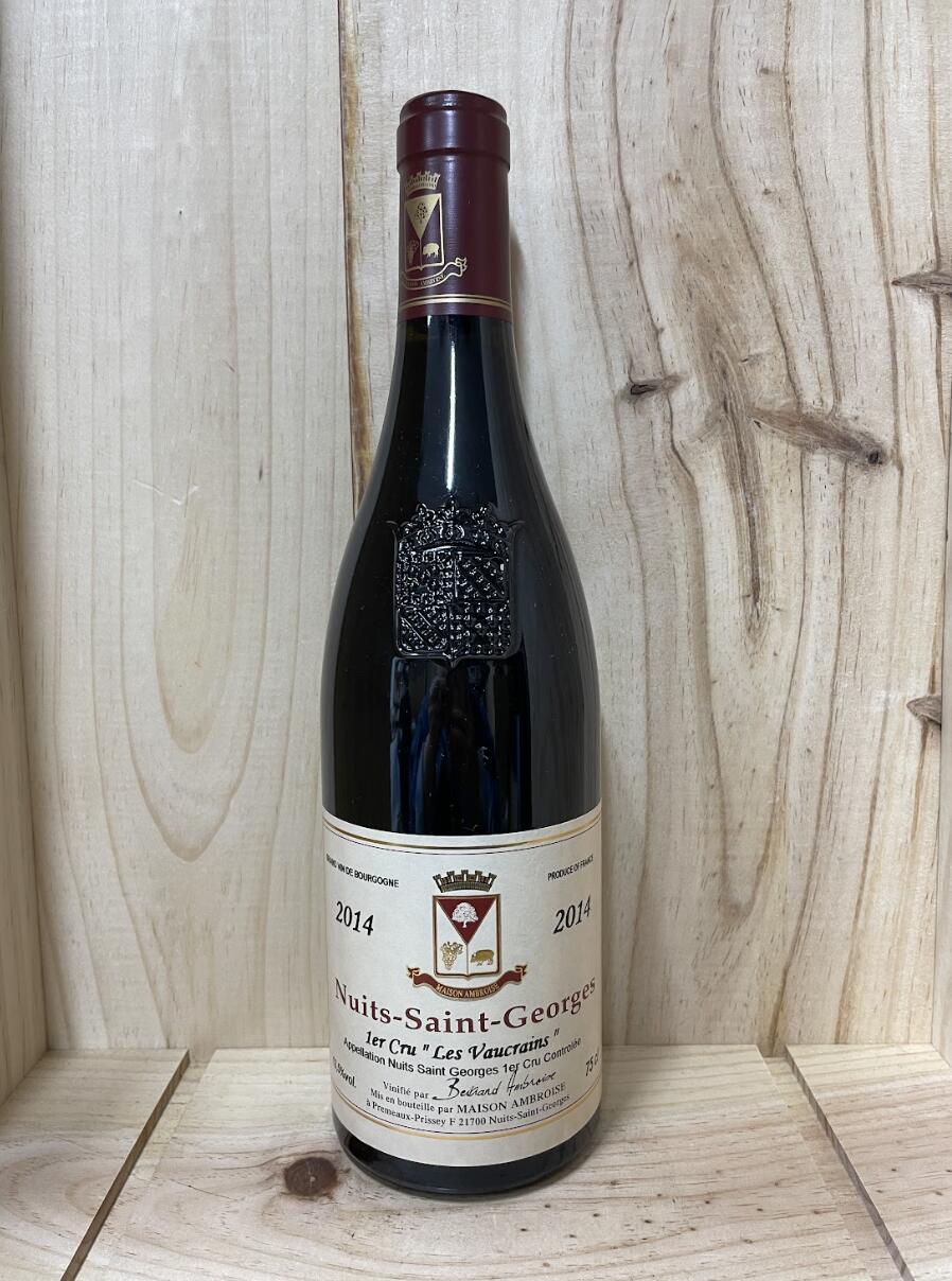 2014 ベルトラン・アンブロワーズ ニュイ・サン・ジョルジュ プルミエ クリュ ヴォークラン Bertrand Ambroise Nuits Saint Georges Premier Cru Les Vaucrains 商品情報 &nbsp;商品名称&nbsp; &emsp;ベルトラン・アンブロワーズ &thinsp;内容量&thinsp; &emsp;750ML 原材料 &emsp;ブドウ 保存方法 &emsp;ワインセラーでの保管をお勧めいたします。