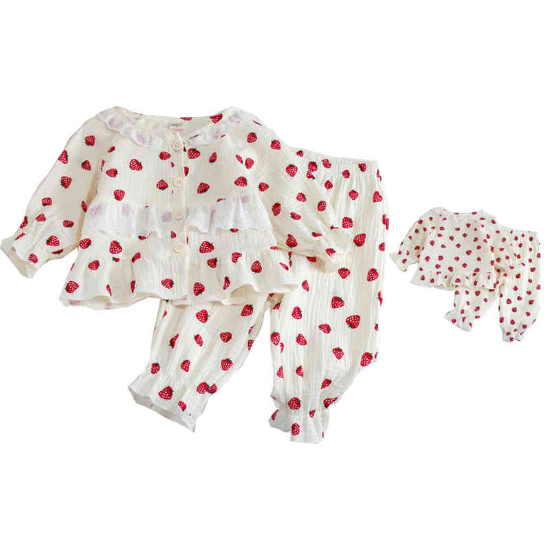 【2040円→実質1673円 8%OFFクーポン+P10倍!11/19 23:59まで】苺パジャマ キッズ 春秋 女の子 レースパじゃマ 二点セット ルームウエア 長袖 セットアップ 部屋着 いちご柄 可愛い 上下セット 寝巻き おしゃれパジャマ ルームパジャマ