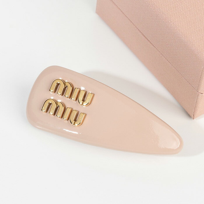 【7/15限定要エントリーにて最大全額ポイントバックチャンス！＆P3倍】MIU MIU ミュウミュウ ヘアアクセサリー パテントレザー ヘアクリップ 5IF092069 レディース ピンク ライトブルー グレー グリーン ロゴ メタル バレッタ アクセサリー 人気 おすすめ プレゼントのサムネイル