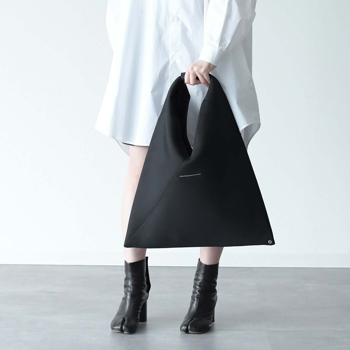 【MAX15,000円OFFクーポン配布中】MM6 MAISON MARGIELA エムエム6 メゾン マルジェラ ジャパニーズ メッシュ バッグ JAPANESE トートバッグ レディース ブラック 三角 ロゴ S54WD0039 P6414【オススメ商品】